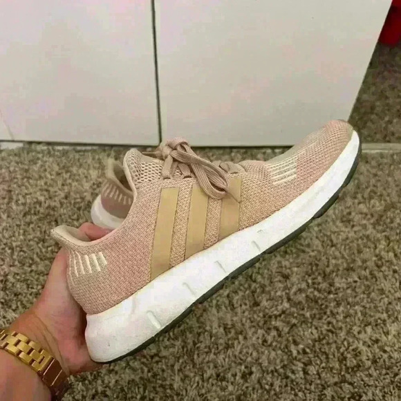 Adidas’s pale pink tennis shoes sneakers - Picture 6 of 11